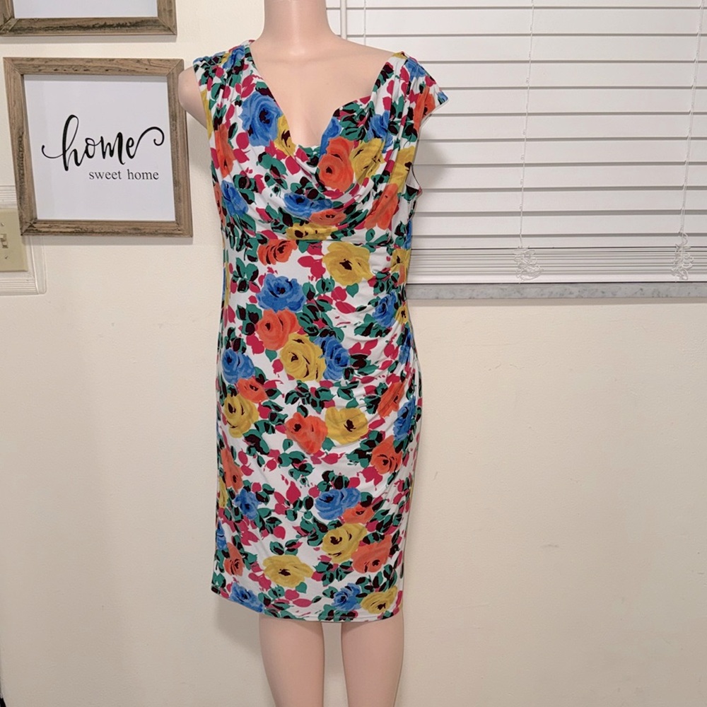 Phase Eight woman plus size 16 floral dress very flattering